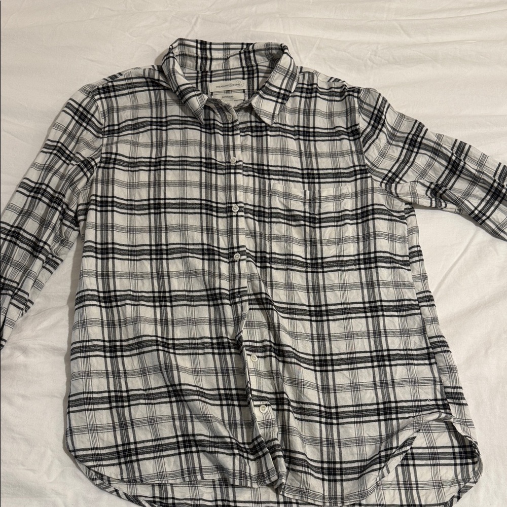 Treasure & Bond Boyfriend Relaxed Fit Plaid Button Up Shirt • Size M